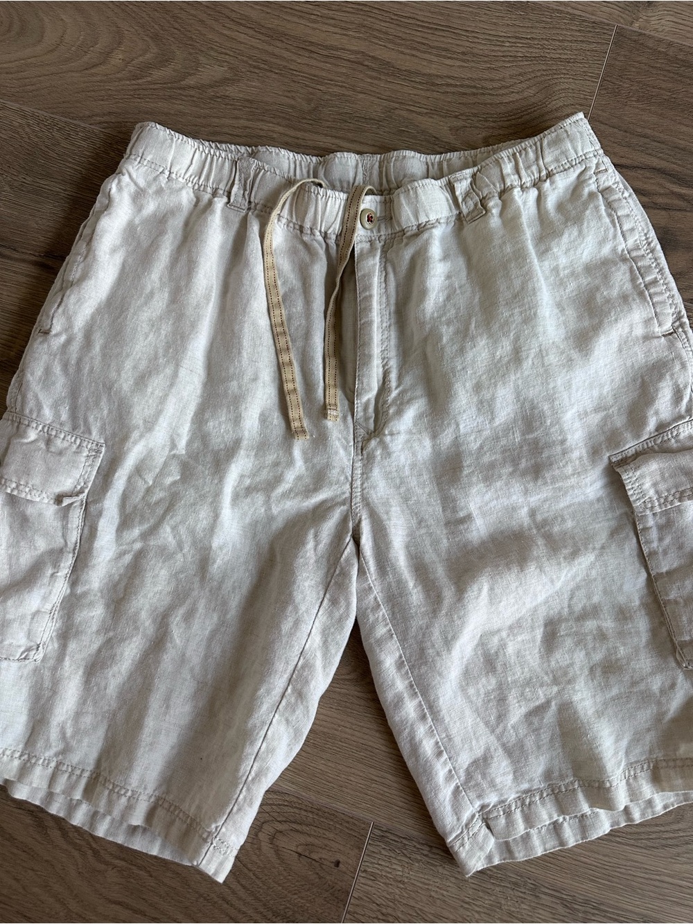 Tommy Bahama 100% Linen Cream Cargo Shorts Size L
